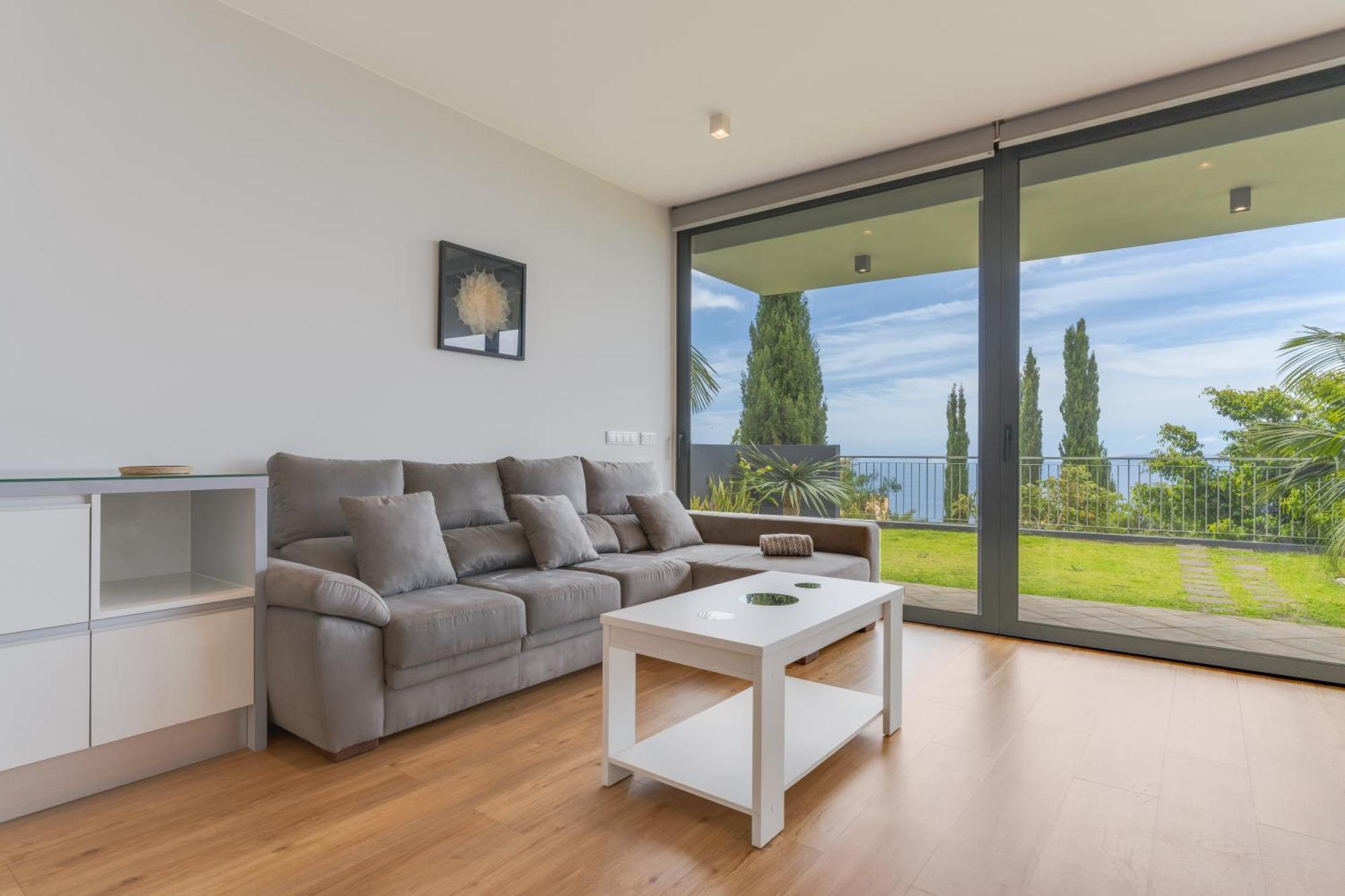 Cristiano Ronaldo Airport View Villa Santa Cruz  Eksteriør billede